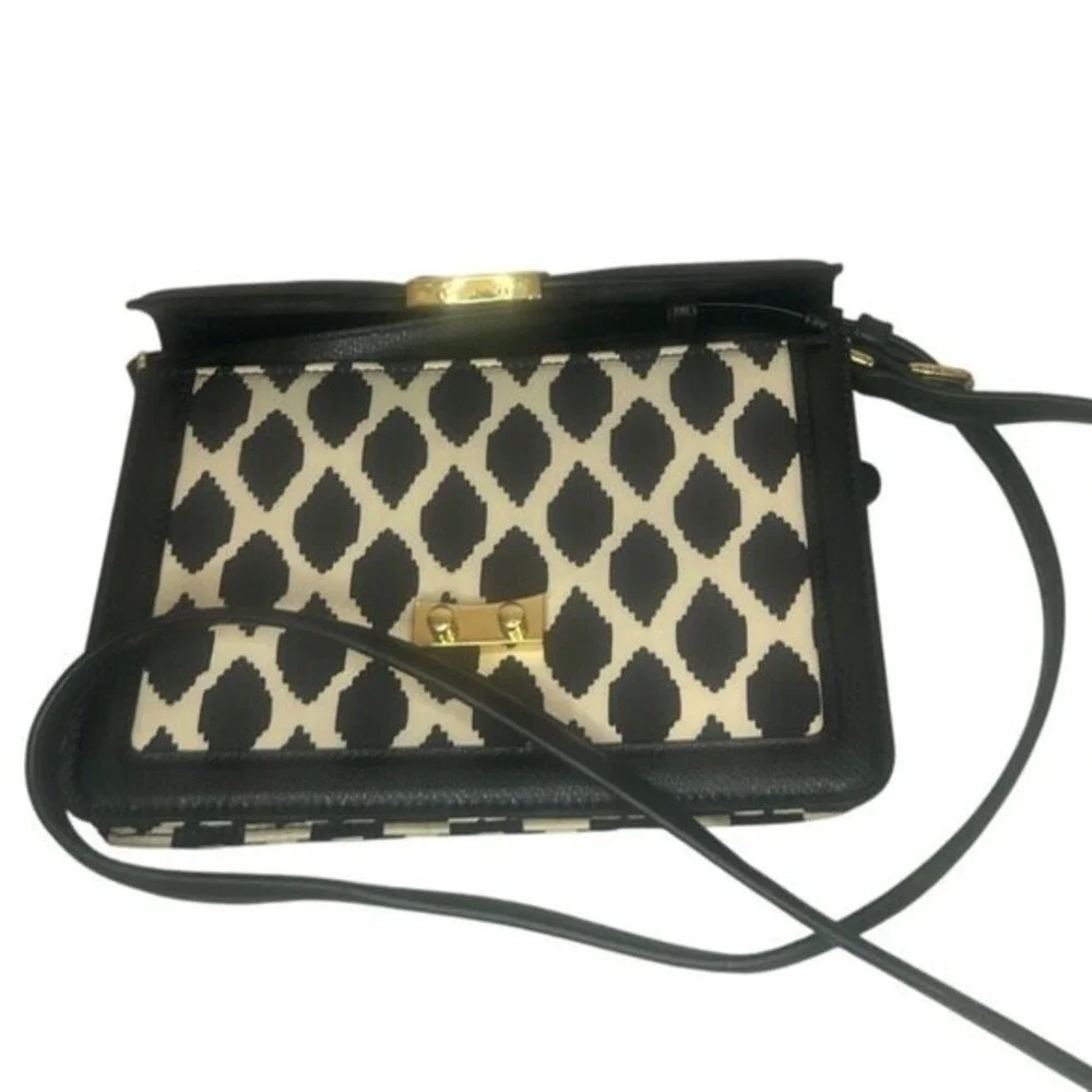 Vera Bradley Womens‎ Crossbody Bag Purse Geometric Ikat Print Flap Push Lock
